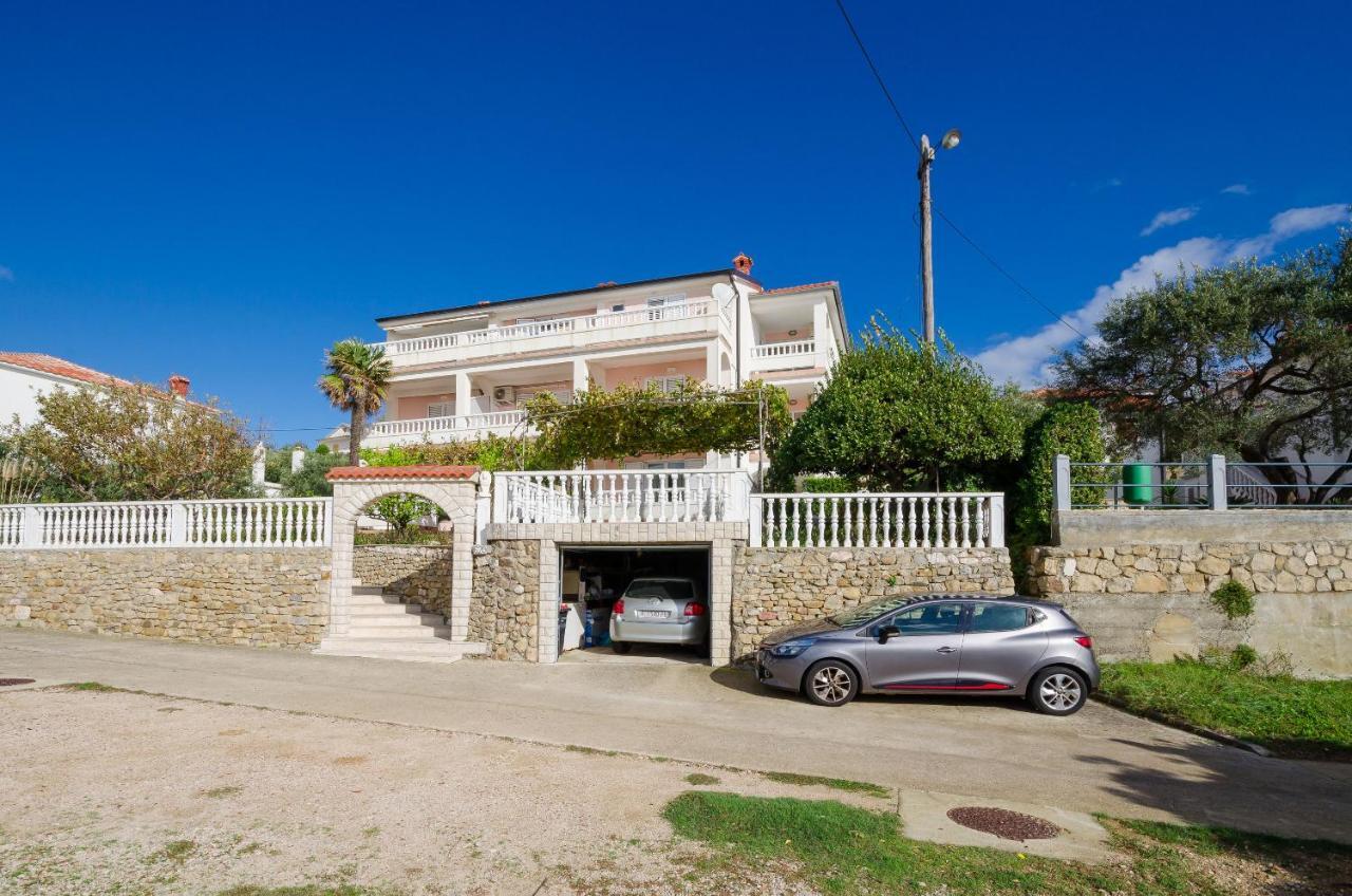 Apartments Marijana Banjol Exterior photo